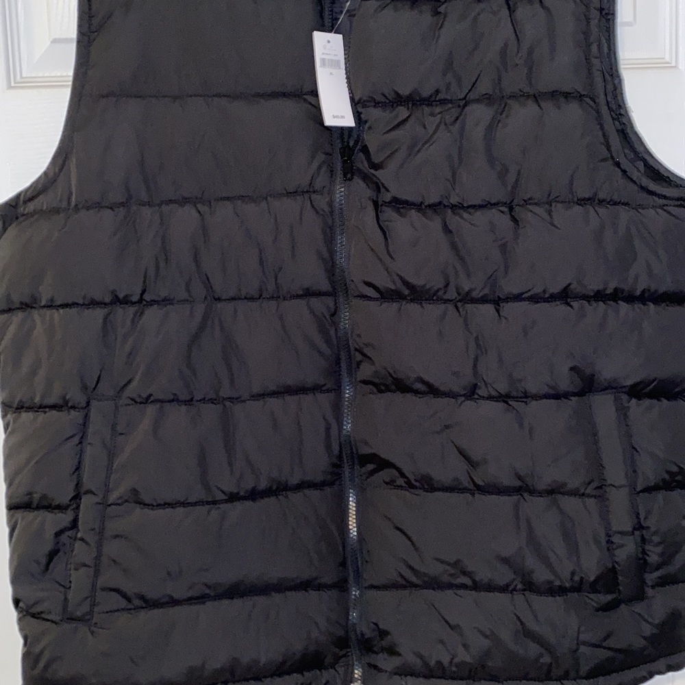 2 Wn Gap Winter Vest & 1 Mn Gap Winter Vest